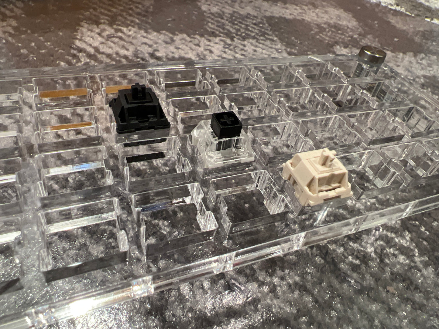 (B-STOCK) 36-Key Lubing Station